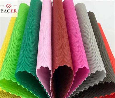 Quais são as propriedades dos não tecidos absorventes de água?
